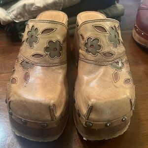 Candies wood leather vintage flower clogs shoes slides sandals 7 1/2